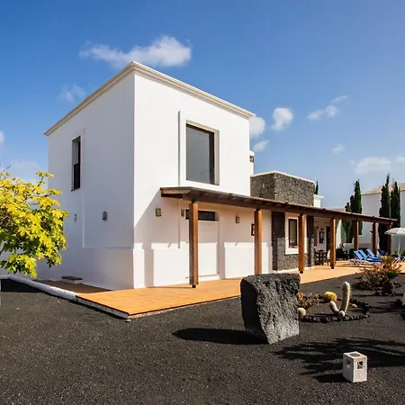 Eslanzarote Longa, Super Wifi, Heated Pool, Sat Tv * يايثا