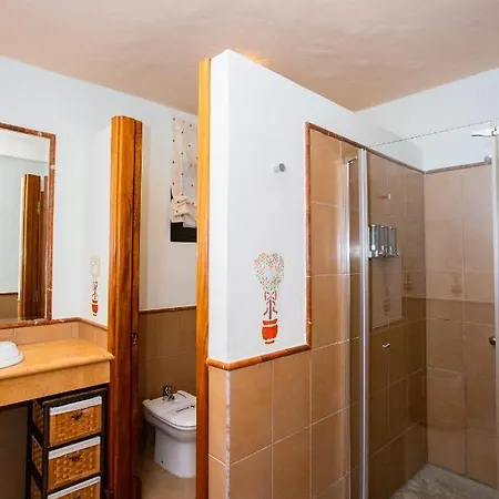 Eslanzarote Longa, Super Wifi, Heated Pool, Sat Tv فيلة يايثا