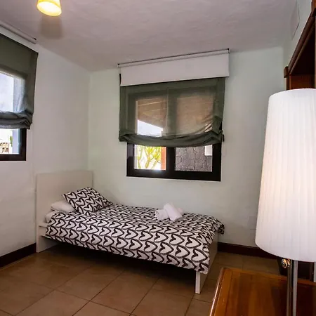 וילה Eslanzarote Longa, Super Wifi, Heated Pool, Sat Tv יאיזה