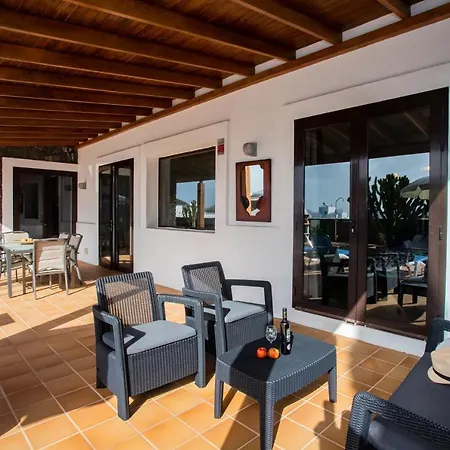 Eslanzarote Longa, Super Wifi, Heated Pool, Sat Tv וילה יאיזה