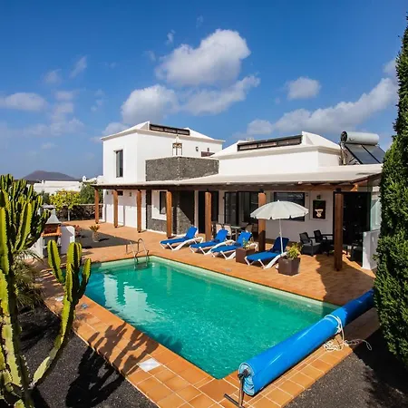 Eslanzarote Longa, Super Wifi, Heated Pool, Sat Tv Yaiza (Lanzarote)